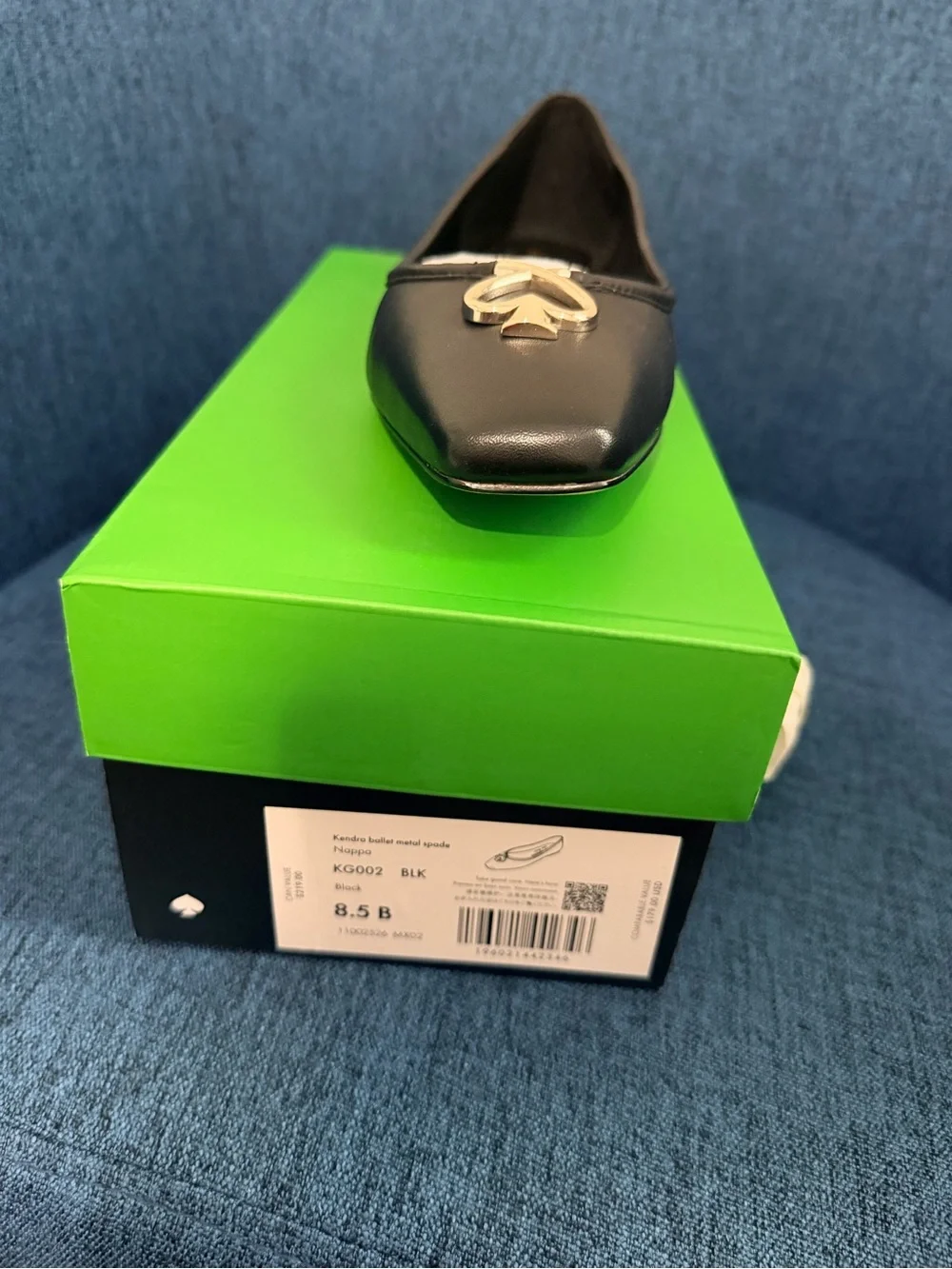 kate spade black & silver KS logo in front shoe box with label